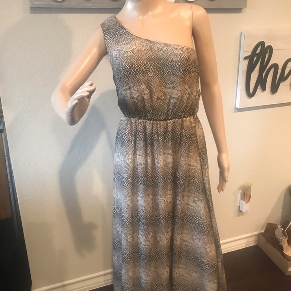 Gorgeous one shoulder maxi dress - Picture 4 of 4